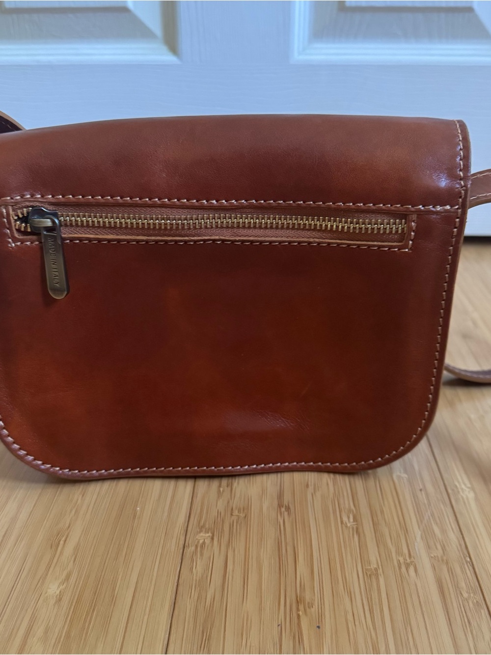 Italian Made Classic Brown Leather Crossbody Bag - Picture 2 of 7